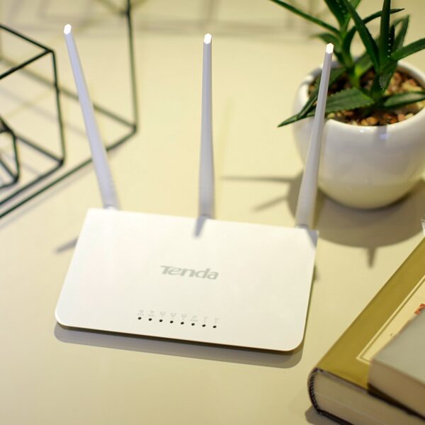 Tenda 300Mbps Wireless Router